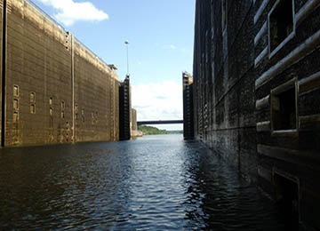 jetskiing with girl behind dad